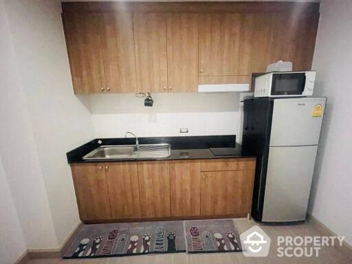 2-BR Condo at Tree Condo Sukhumvit 42 Condominium near BTS Phra Khanong