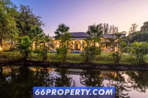 Luxury Single-Story Pool Villa