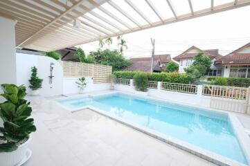 Pool Villa Japanese Style for Sale in Nong Chom