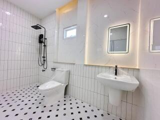 House for Sale in , Hang Dong
