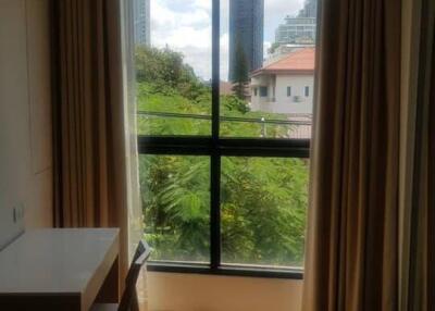 2-BR Condo at Liv @ 49 near BTS Thong Lor