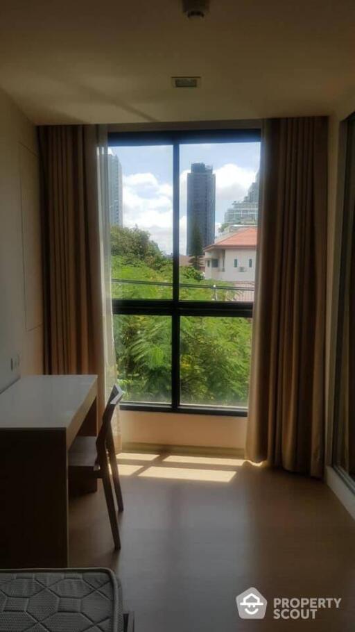 2-BR Condo at Liv @ 49 near BTS Thong Lor