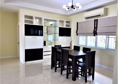 3 Bedrooms Villa / Single House in Green Field Villa 3 East Pattaya H010223