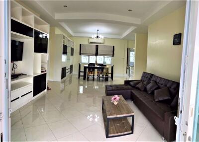 3 Bedrooms Villa / Single House in Green Field Villa 3 East Pattaya H010223