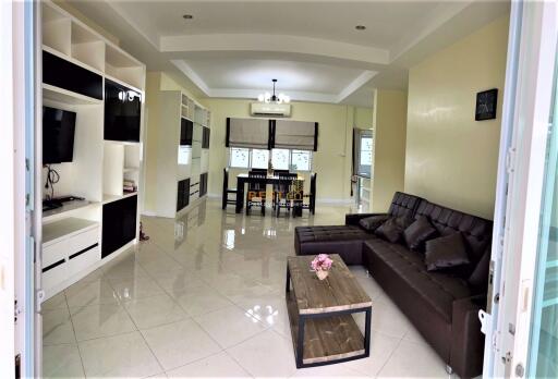 3 Bedrooms Villa / Single House in Green Field Villa 3 East Pattaya H010223