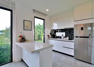 Palm Lakeside Villa – 4 bed 3 bath in East Pattaya PP10585