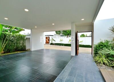 Palm Lakeside Villa – 4 bed 3 bath in East Pattaya PP10585