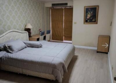 Sarin Place - Large 3 Bedroom 160 Sqm Corner Unit Condo for Sale at Ratchadaphisek, Chatuchak