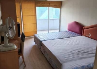 Sarin Place - Large 3 Bedroom 160 Sqm Corner Unit Condo for Sale at Ratchadaphisek, Chatuchak