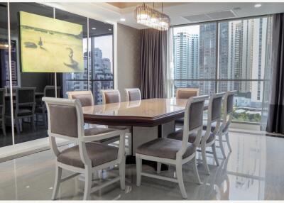 Wilshire Condo - 157 sqm.with 3 bedrooms and 4 bathroom.