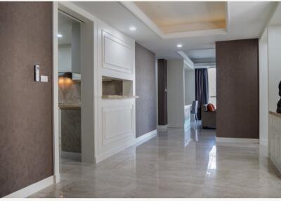 Wilshire Condo - 157 sqm.with 3 bedrooms and 4 bathroom.