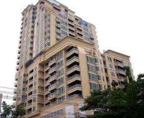 Wilshire Condo - 157 sqm.with 3 bedrooms and 4 bathroom.