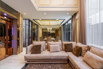 The Urban Reserve Rama 9-Motorway - 4 Bed Luxury Home with Private Pool in Secure Estate at Suan Luang