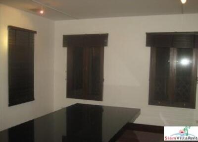 Baan Sukjai - Four Bedroom Thai Traditional House with in-house Swimming Pool near Thonglor BTS.