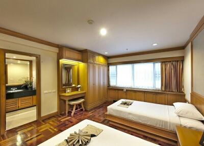 Centrepoint Residence Phromphong - 265 sqm. and 3 bedrooms, 3 bathrooms