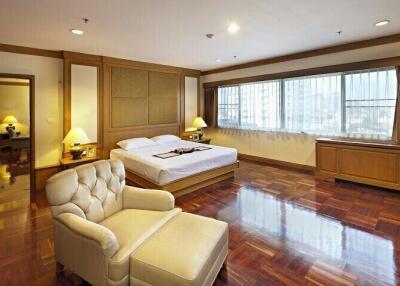 Centrepoint Residence Phromphong - 265 sqm. and 3 bedrooms, 3 bathrooms