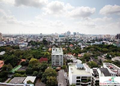 The Met Sathorn - High Quality Two Bedroom Condo Five minutes walk to BTS station.