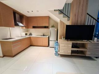 Luxury Large 1 bedroom 2 bathrooms with Duplex unit at The Emporio Place.