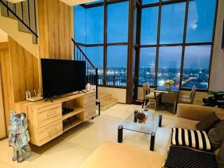 Luxury Large 1 bedroom 2 bathrooms with Duplex unit at The Emporio Place.