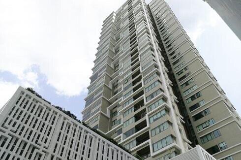 Luxury Large 1 bedroom 2 bathrooms with Duplex unit at The Emporio Place.