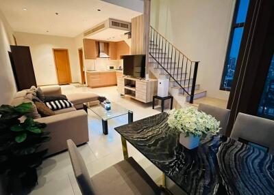 Luxury Large 1 bedroom 2 bathrooms with Duplex unit at The Emporio Place.