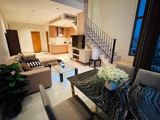 Luxury Large 1 bedroom 2 bathrooms with Duplex unit at The Emporio Place.