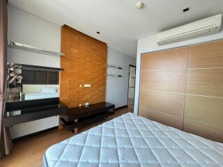 Fullerton Sukhumvit - 153 sqm. and 3 bedrooms and 4 Bathrooms. + 1 Maid room nearly BTS Ekkamail.