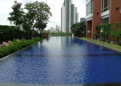 Fullerton Sukhumvit - 153 sqm. and 3 bedrooms and 4 Bathrooms. + 1 Maid room nearly BTS Ekkamail.