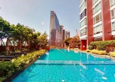 Fullerton Sukhumvit - 153 sqm. and 3 bedrooms and 4 Bathrooms. + 1 Maid room nearly BTS Ekkamail.