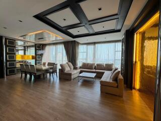 Fullerton Sukhumvit - 153 sqm. and 3 bedrooms and 4 Bathrooms. + 1 Maid room nearly BTS Ekkamail.