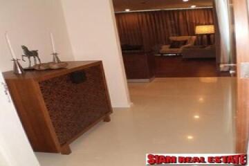 Wind Sukhumvit 23 for Rent, 2 bedrooms, 2 bathrooms, fully furnished on 5th floor at Sukhumvit area, Asoke