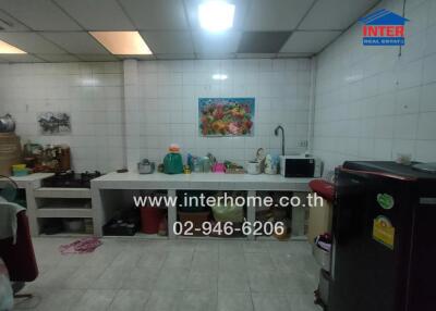 spacious kitchen with modern amenities