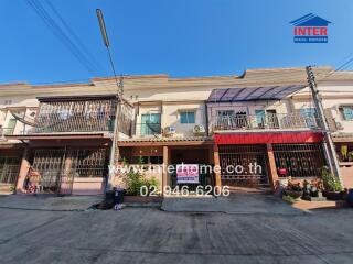 Front view of a row of townhouses