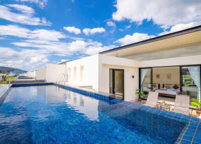 Luxurious rooftop with private pool