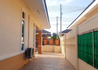 3 Bedrooms House in Chokchai Village 10 East Pattaya H008953