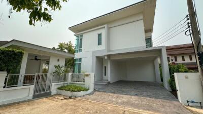 House for Sale at Land and Houses Park San Sai