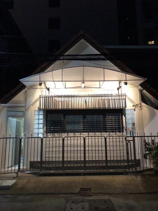 Townhouse for rent in Changklan close to Shang gri la hotel