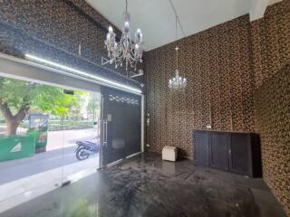 Commercial for Rent in Khlong Toei