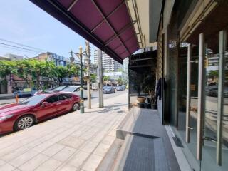 Commercial for Rent in Khlong Toei