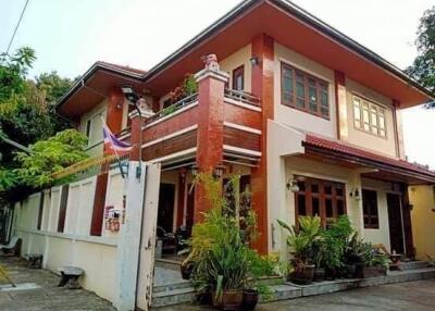 House for Sale in Phra Khanong.