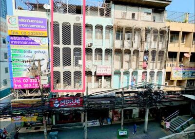 Commercial for Rent in Phra Khanong