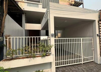 Townhouse for Sale in Suthep, Mueang Chiang Mai