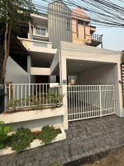 Townhouse for Sale in Suthep, Mueang Chiang Mai