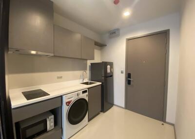 Condo for Rent at Life Asoke Hype