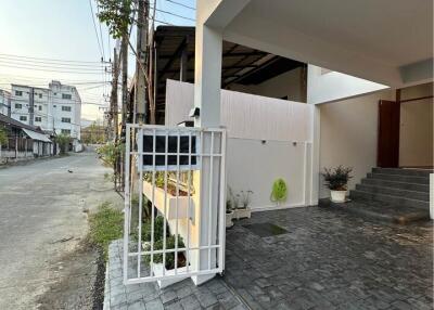 Townhouse for Sale in Suthep, Mueang Chiang Mai