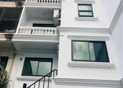 Townhouse for Rent in Watthana