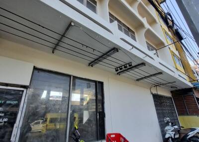 Commercial for Rent in Watthana