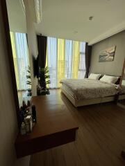 Condo for Rent, Sale at Stylish Condo