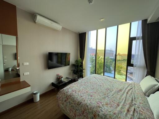 Condo for Rent, Sale at Stylish Condo