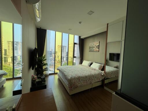 Condo for Rent, Sale at Stylish Condo